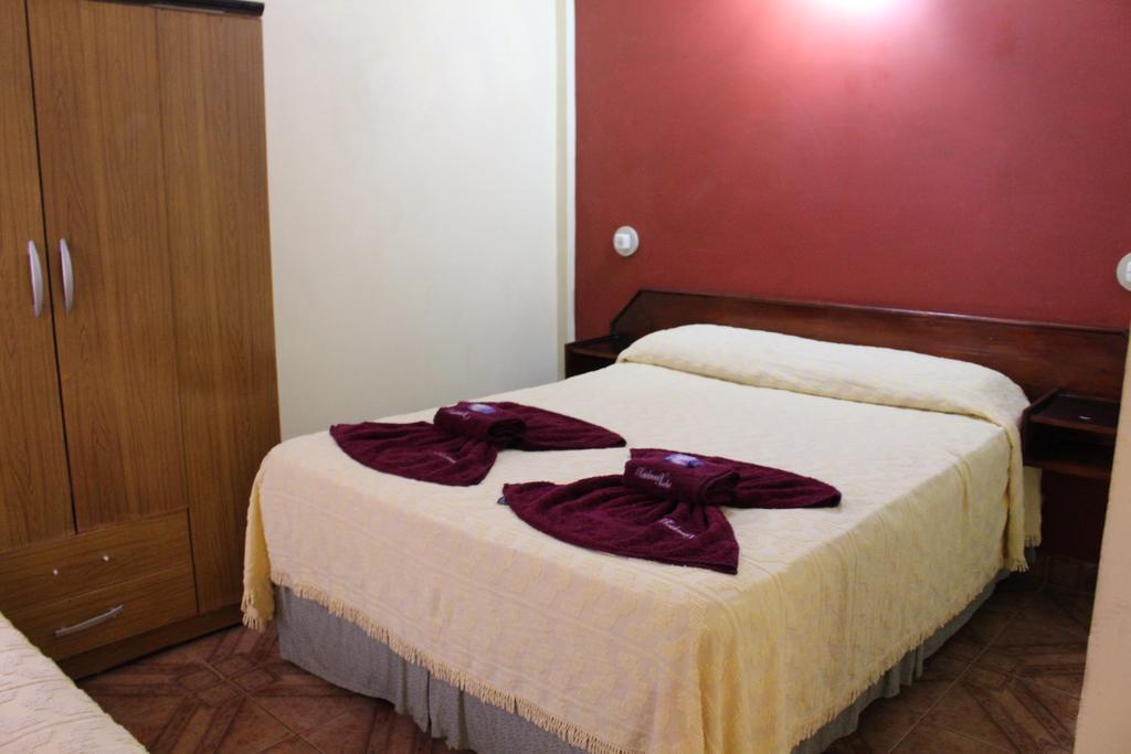 Residencial Noelia Hostel Puerto Iguazu Exterior photo