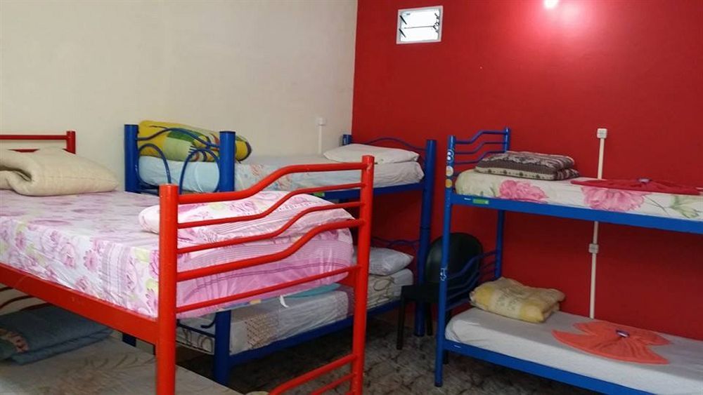 Residencial Noelia Hostel Puerto Iguazu Exterior photo