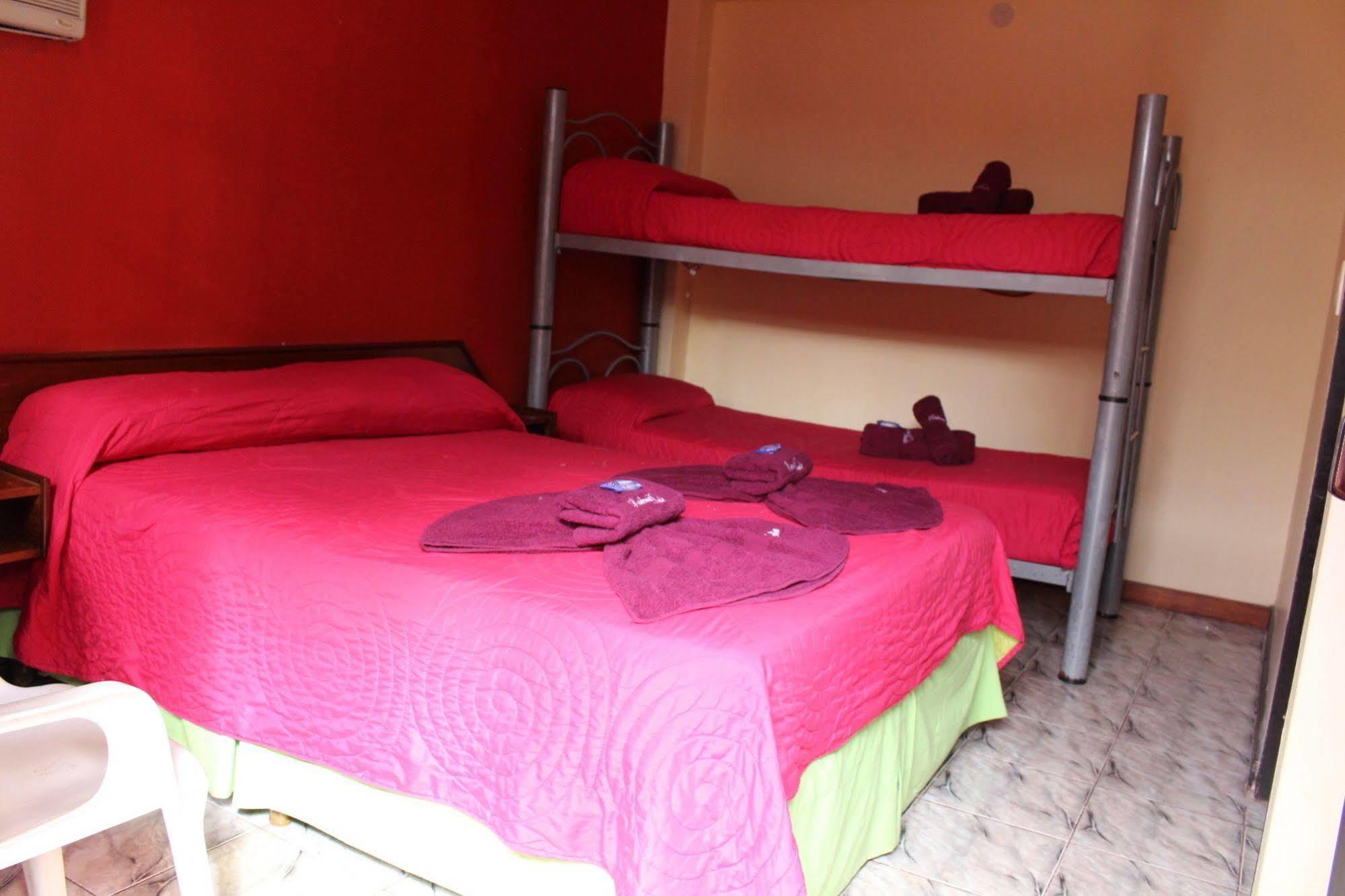 Residencial Noelia Hostel Puerto Iguazu Exterior photo