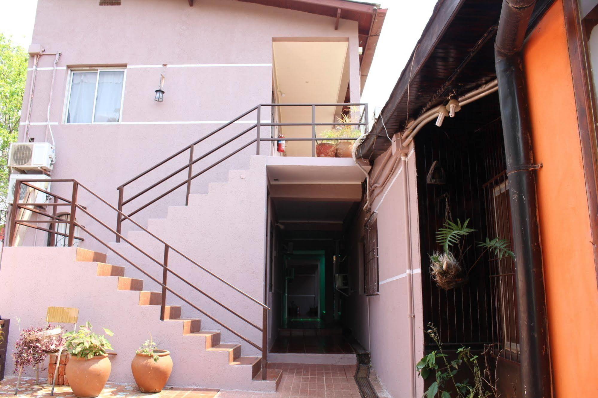 Residencial Noelia Hostel Puerto Iguazu Exterior photo