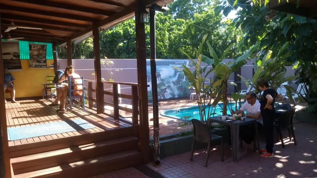 Residencial Noelia Hostel Puerto Iguazu Exterior photo