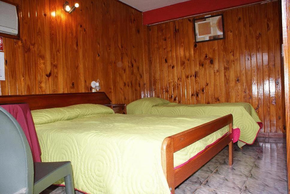 Residencial Noelia Hostel Puerto Iguazu Exterior photo